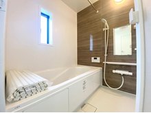 Cradle　garden　奈良市中町　第４期　全２邸　【一戸建て】 現地写真（浴室） 浴室暖房乾燥機付き。１坪タイプで広々です。