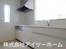 狐井（近鉄下田駅） 3280万円・3380万円 浄水器付システムキッチンです！
