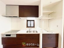 宮山町３（桜井駅） 5680万円 IHコンロのシステムキッチン！キッチン横の収納スペースはパントリーとしてもお使い頂けます！