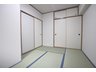 日商岩井京橋ハイツ リフォーム完了しました。６帖和室がございます。