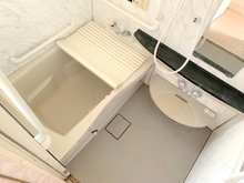 楠葉野田２（樟葉駅） 1280万円 1日の疲れを癒してくれる浴室です♪ 追い炊きパネルも完備されています♪