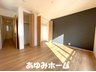 栗ケ丘町（豊中駅） 4880万円 【C棟　洋室写真】 寝室には大きなウォークインクローゼット+クローゼットがあり、たくさん収納できます♪