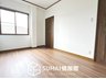 伊伝居（野里駅） 1680万円 現地写真（洋室） 大容量の収納付で居住スペース広々使用できます。