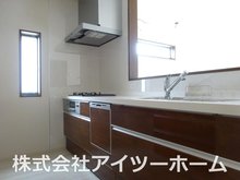 中三倉堂２（高田市駅） 2790万円 リビングの様子も見える人気のカウンターキッチン！食器洗い乾燥機付！
