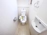 栄谷（和歌山大学前駅） 2480万円 手洗い器が別にあるトイレ 白が基調の清潔な空間です