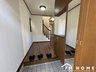 小倉町（牧野駅） 2780万円 ■現地玄関写真■ お家の顔ともいえる玄関はとてもお洒落な雰囲気です♪インターホン・ポストも非常に良いデザインですね♪