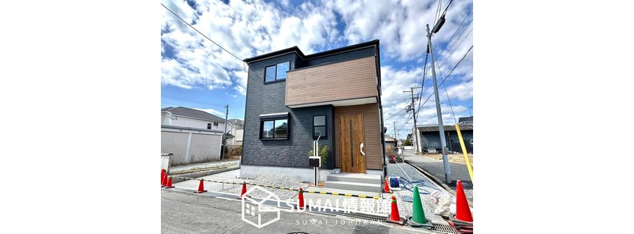 FIRST TOWN　加古川市野口町長砂　第１６期　限定１邸　【一戸建て】 現地写真（外観） 雨で汚れを落とし、耐久性・耐候性に優れた外壁を使用しています。