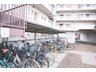 三陽ハイツ都島 駐輪場がございます。近隣徒歩・自転車圏内スーパー・コンビニ・ドラッグストアが複数ありお買い物便利！