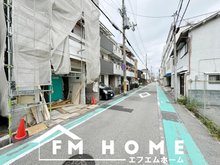 西桜木町（尼崎駅） 3280万円 ■現地写真・１１月２７日撮影■ 前面道路も広く車通りも少なく、見通しもとてもいいです♪ 家具・お引越し代・カーローンおまとめ可能です♪