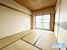 東大阪スカイハイツ 様々な使い方ができる和室です♪居間にも寝室にもなる和室は汎用性がとても高いです♪来客時やお子様の遊び場にも最適です♪お客様からのお問い合わせお待ちしております♪