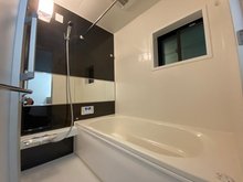 中庄２（瓦ケ浜駅） 4798万円 現地写真（浴室） 浴室暖房乾燥機付き。１坪タイプで広々です。