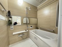 ローレルコート古江　【新規リノベーション物件☆令和5年12月末完済】 浴室乾燥機付きユニットバスです