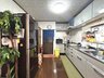 新涯町３ 3890万円 広々とした作業スペースのＬ型キッチンです。収納もたっぷり。