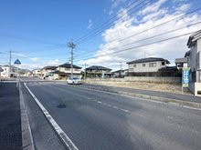 本町１（大竹駅） 3680万円 前面道路は幅員約12.9mあり、駐車も簡単です☆
