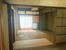 泉町 980万円 キッチンに繋がる6帖和室です。板畳があり畳を傷つけず箪笥や棚を置け、お部屋を広く使うことが出来ます。