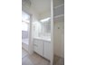 可部１（河戸帆待川駅） 2835万円 清潔感あふれるシャワー付洗面台と洗面室。余裕のスペース。窓もあり明るく通気も良いです