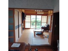 大字上右田田ノ口 1100万円 ダイニングキッチン隣の6帖和室です。