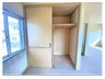 神村町（松永駅） 1549万円 【リフォーム中】2階洋室には収納も完備。ハンガーパイプ付枕棚を新設して使い勝手のよい収納になります。