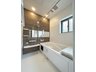 相田７ 2780万円 浴室乾燥機気の付き1坪タイプの浴室☆ ユニットバスは、気密性にも優れています。そのため、冬場でもお湯が冷めにくく、暖かい空間を維持することができます。