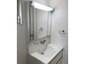 中野東６（中野東駅） 2680万円 洗面台は三面鏡、ハンドシャワー付き！日々の快適さにこだわった設計です。