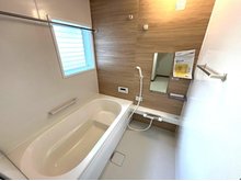 西陵３ 2599万円 令和6年1月撮影 1坪ｎタイプの浴室暖房乾燥機付バスルーム。 灰や雨が降っても浴室内で洗濯物が干せます。