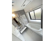 南区良町３丁目　戸建 浴室は余裕のある１坪タイプのユニットバスへリフォームしました！浴室暖房乾燥機付きです！！
