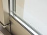 八幡東区諏訪２号棟　【一戸建て】 複層ガラス窓ガラスには、日射熱や紫外線を大幅にカットできるＬｏｗ－ｅ複層ガラスを採用し、良好な室内環境と冷暖房負荷の軽減を実現します。