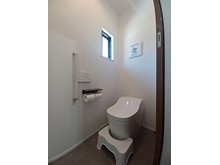 福岡市西区野方6丁目　戸建 タンクレスでスッキリとしたトイレです。