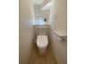吉野町 2399万円 1階のトイレは階段下を有効活用しています。 温水洗浄便座トイレです。