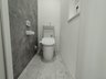 玉里団地２ 2780万円 令和6年1月撮影 2階にも温水洗浄便座トイレを設置しています。1階に降りなくても良いのが嬉しいですね。