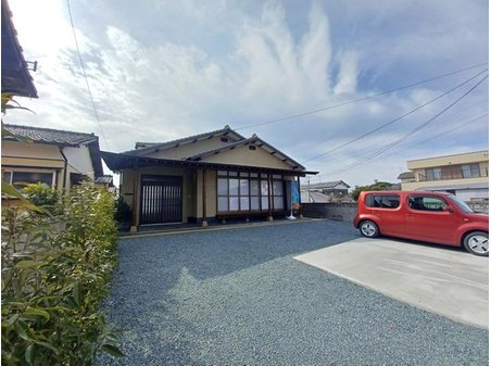大字蔵数（西牟田駅） 1980万円 和風のリフォーム済み一戸建て。 駐車場が広いというのも魅力的です