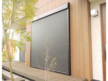 湯川新町４（安部山公園駅） 3298万円 シャッター雨戸1階の窓(掃出し窓・中連窓)にはシャッターを完備しています。外出時も安心の防犯性能です。