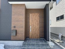 中曽根東４ 3398万円 玄関ドアはダブルロックで安心！