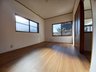 若木台４（東福間駅） 2198万円 広い洋室は寝室として。採光、通風も充分。