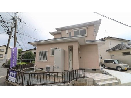松橋町両仲間（松橋駅） 1590万円 優しいピンクのかわいい外観のお家です♪