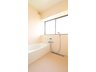 岩崎（玉名駅） 1600万円 綺麗な浴室、浴槽です！ 窓も広く換気もしやすいですね！