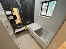 武岡１ 3380万円 白を基調としながらアクセントパネルがお洒落な浴室です。