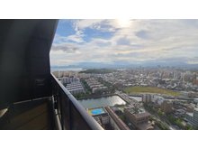 ザ・パークハウス福岡タワーズ　EAST （グレードアップ住戸） 山、川、海、街を見渡すことができます。