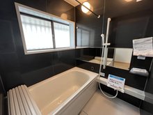 下伊敷３ 1799万円 浴室暖房乾燥機付のシステムバスルームに新品交換しました(*^_^*) お風呂の時間も快適に過ごせますね。
