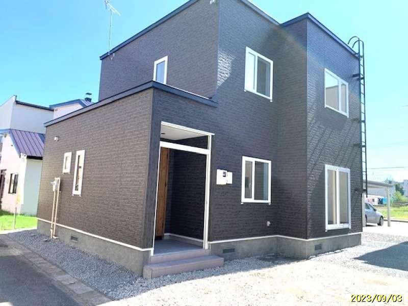 川端町二条５ 2140万円