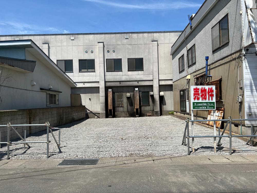 大字甲徳兵衛町（黒石駅） 300万円