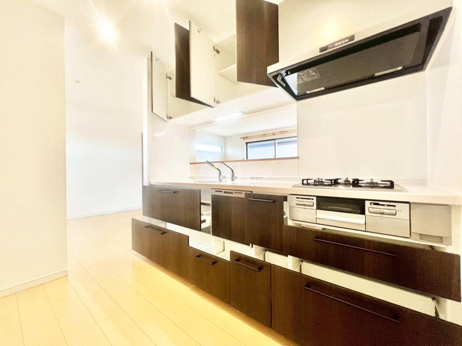 使いやすさを優先したスライド式収納タイプ！