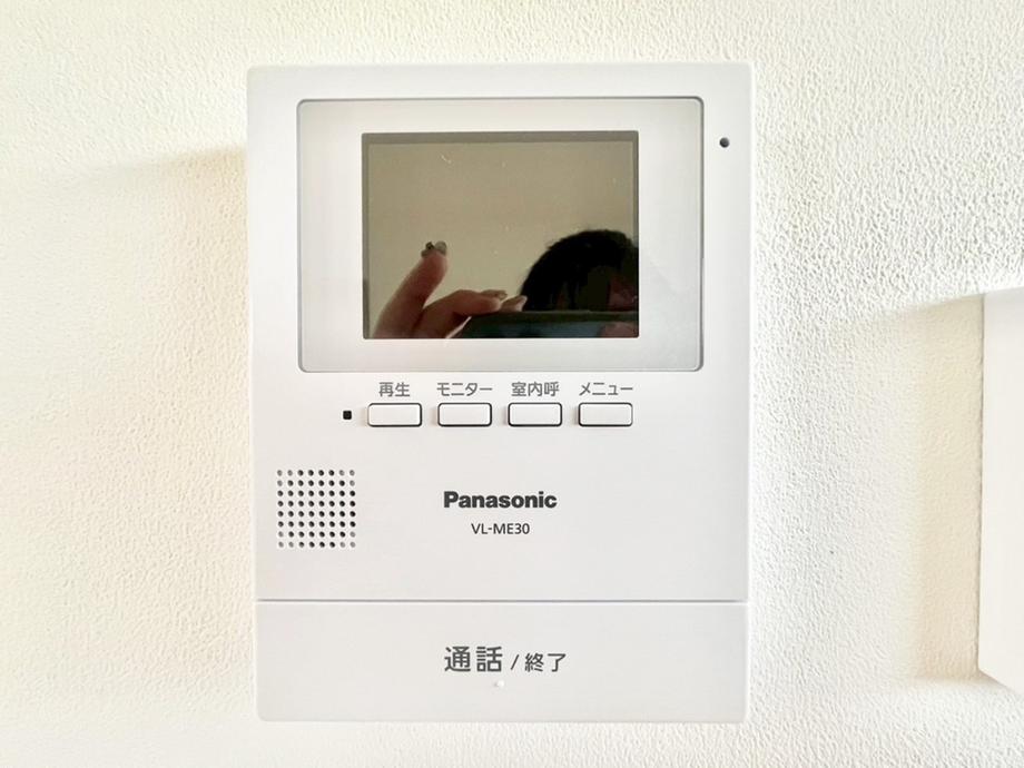 訪問者が一目でわかる、安心のＴＶモニター付きインターフォン