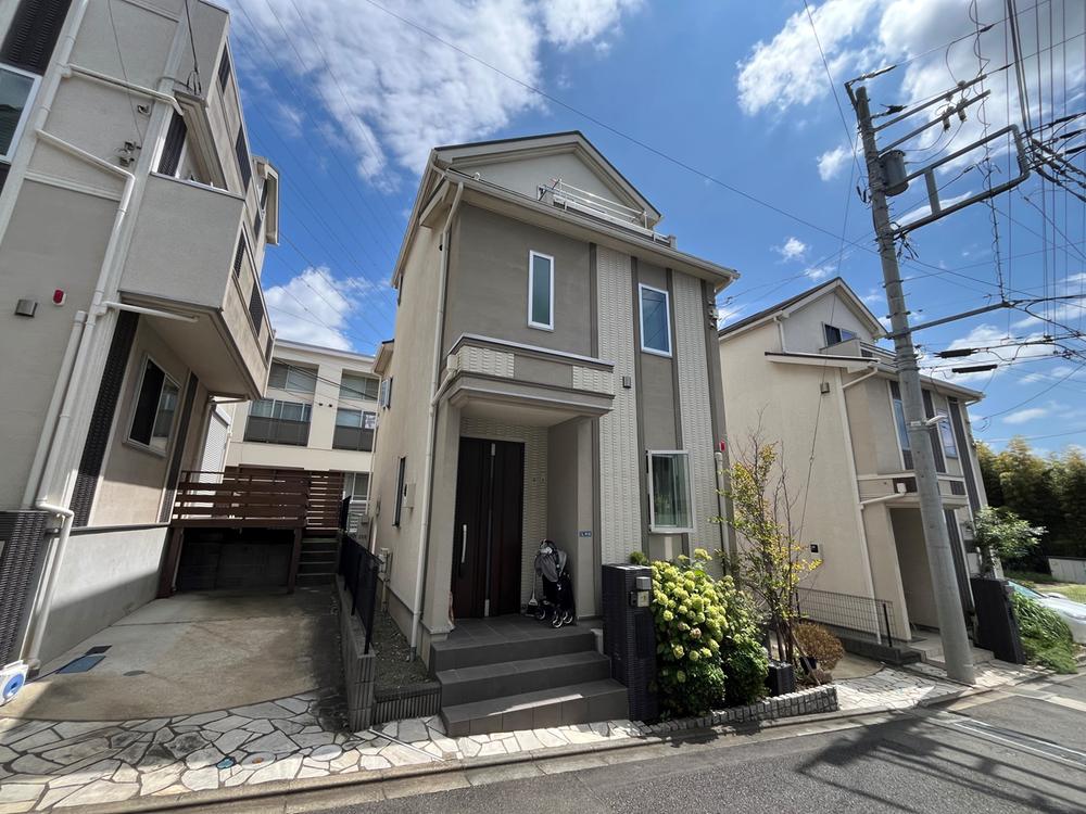 駅徒歩4分　大型分譲地内　閑静な住宅地　室内とても綺麗にお使いです