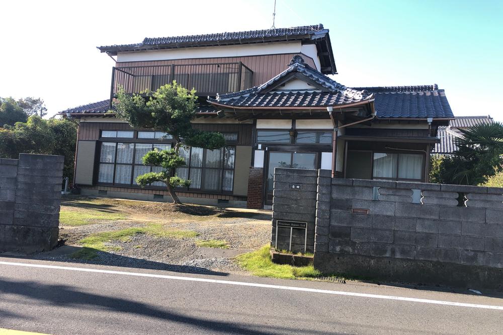 【中古】 宅地建物取引の知識 不動産業のバイブル 平成１０年版/住宅新報出版/不動産取引研究会 中古】 宅地建物取引の知識 不動産業のバイブル 平成10年版