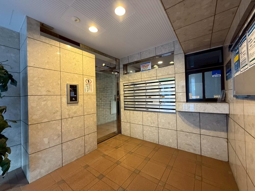 オ－トロック付き。管理人は日勤です。