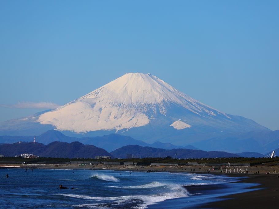 《地元湘南の建築会社が手掛けるデザイナーズハウス》 ～開放感のある吹き抜けリビング～