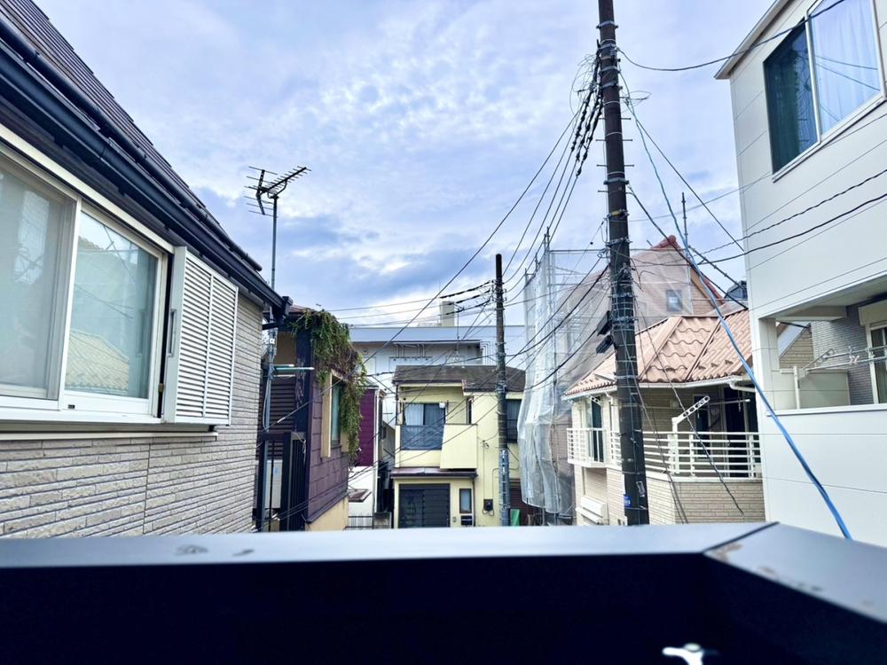 送料無料　希少　不動産は、中古一戸建てが絶対にお得で　不動産投資　戸建て購入 Amazon.co.jp: 不動産は、中古一戸建てが絶対にお得です : 高橋