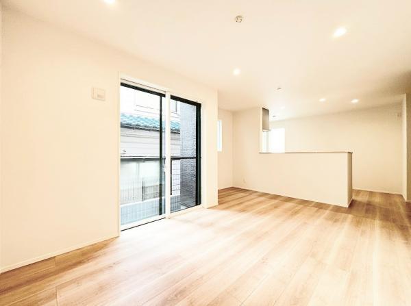 神奈川区菅田町　新築一戸建て