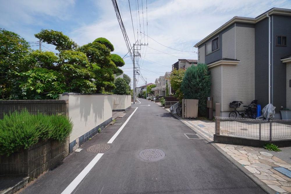 小さな町にて 現代]小さな町